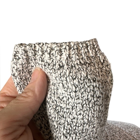 Nubbly knit white + black raglan sleeve open front cardigan two pockets - Picture 6 of 11